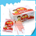 Дешевая конфета со вкусом сладкой клубники в форме палочки 