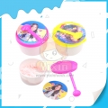 конфеты в маленькой баночке с игрушечной машинкой 