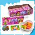 Конфеты Fruity Berry с карточкой-игрушкой и наклейкой 